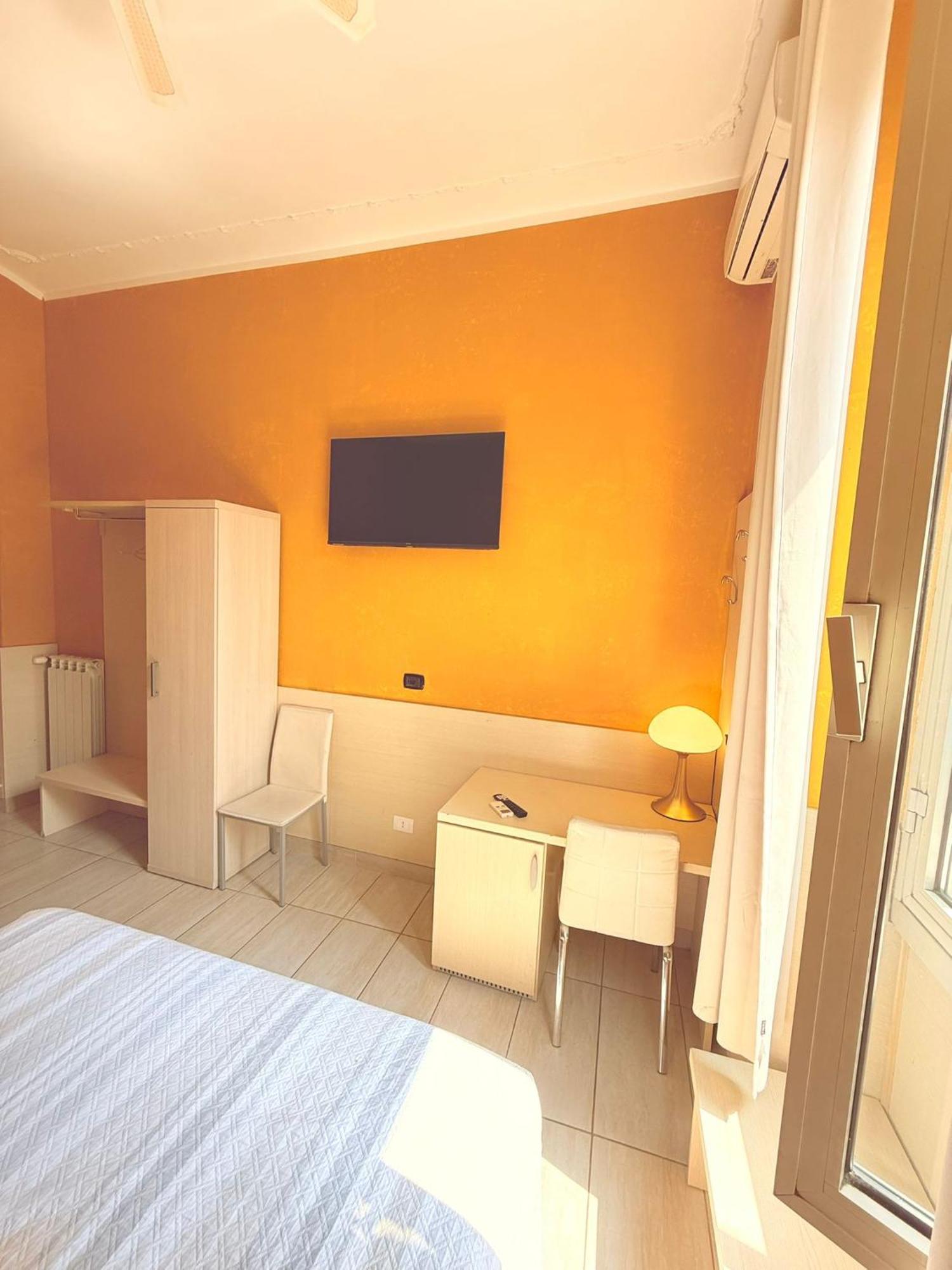 Guest House Hola Roma Exterior photo